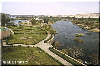 Ein Teil des Gartens der Hotelanlage