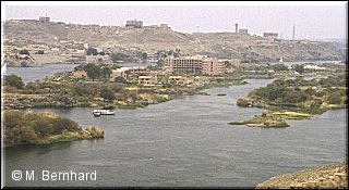 Isis Island Hotel vom Agah Khan Mausoleum aus gesehen