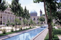 Innenhof des Abashi-Hotel