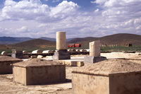 Rotel-Bus bei den Ruinen von Pasargade