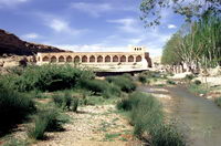 Eine alte verlassene Karawanserei bei Izadkhast